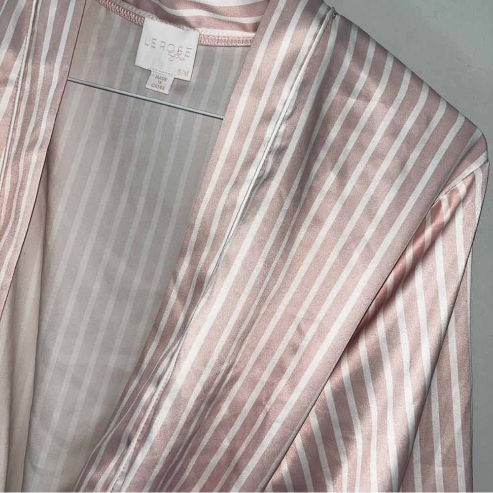 LE ROSE Silk Robe - Picture 2 of 3